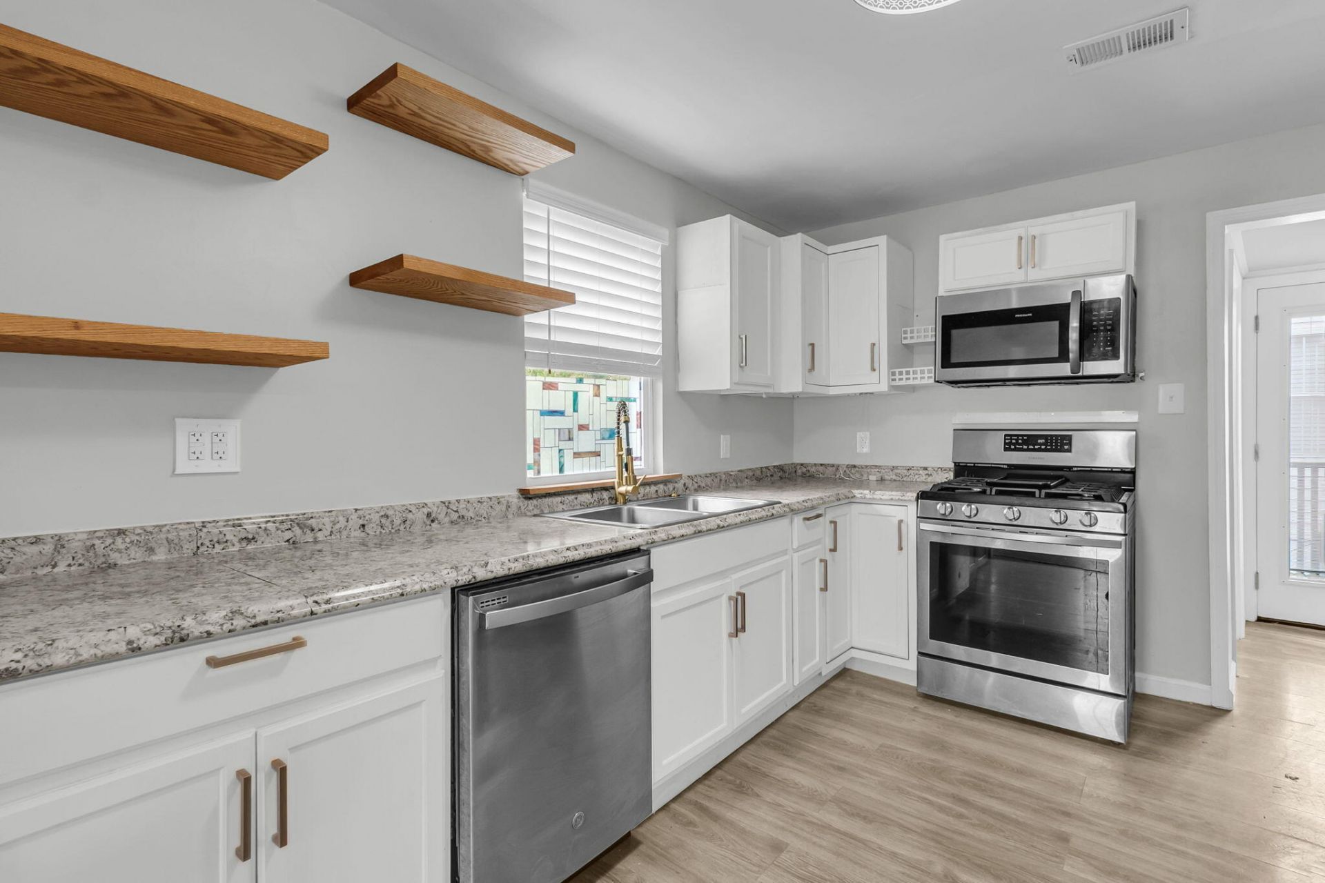 1903 Grayson Street Photo 7