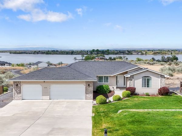 426 Viewmont Drive SE, Moses Lake, WA 98837