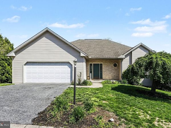 2425 ROLLING HILLS DRIVE, MECHANICSBURG, PA 17055