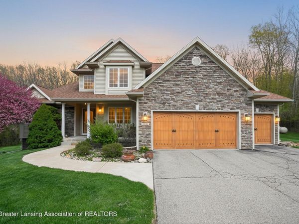 14301 S Kyle Road, Haslett, MI 48840
