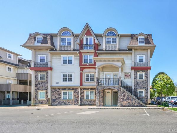 8 Elm Street, Unit 211, Spring Valley, NY 10977
