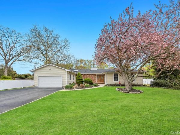 408B Lenox Rd , Huntington Station, NY 11746