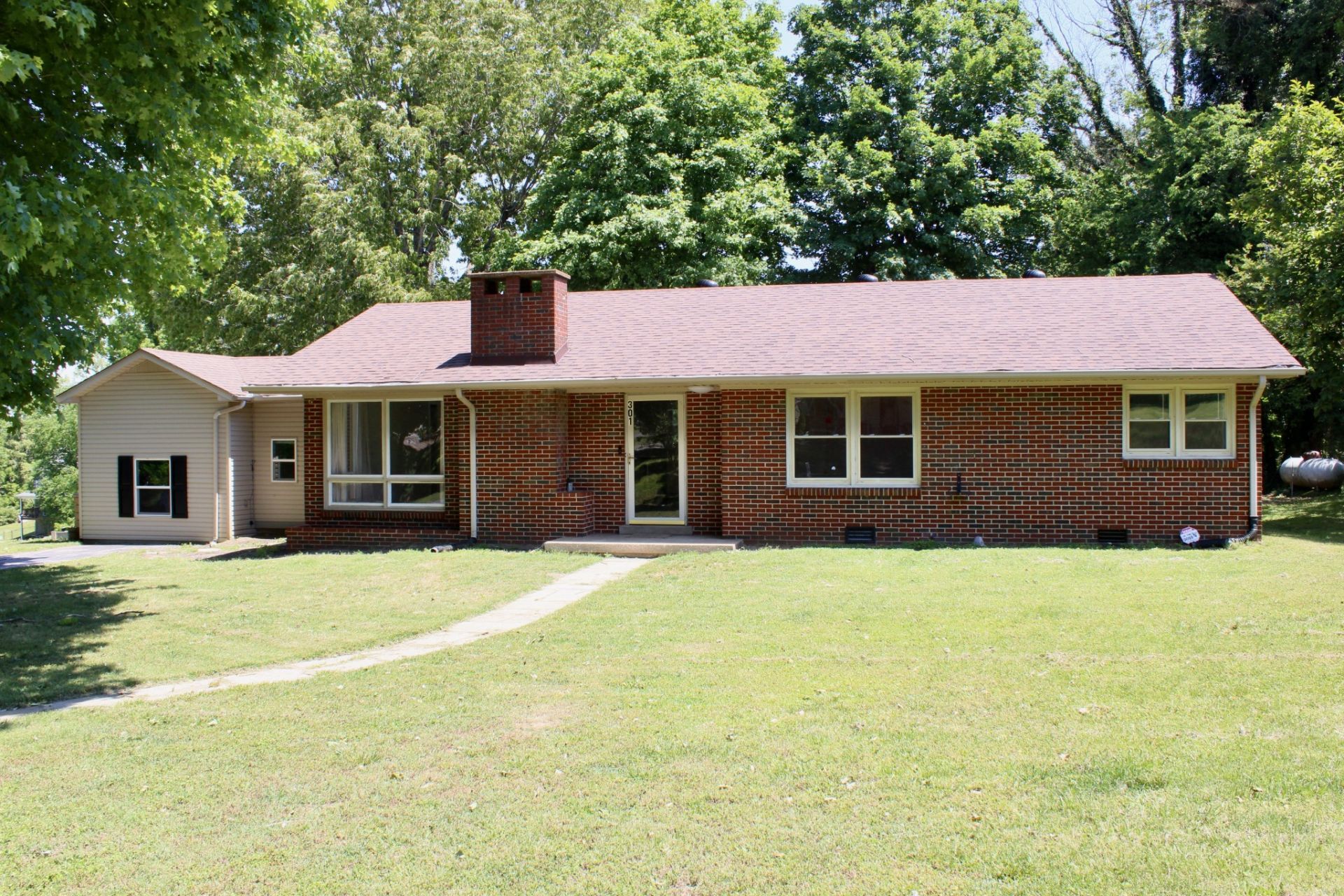 301 Main St , Cumberland City, TN 37050 Main Photo