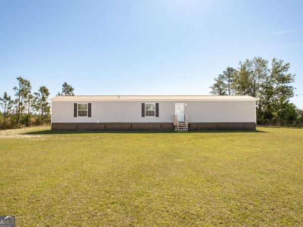 4121 Manor Millwood S Road, Waycross, GA 31503
