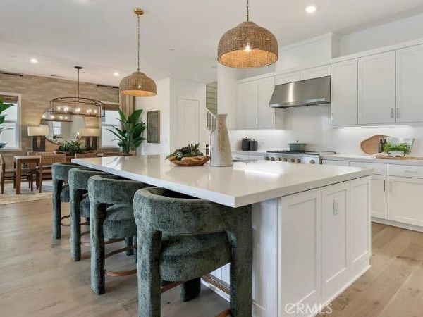24325 Corte Cambur, Valencia, CA 91354
