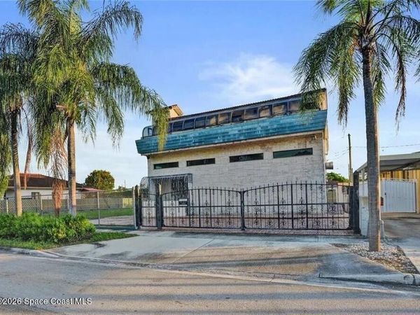366 W 12th Street , Hialeah, FL 33012