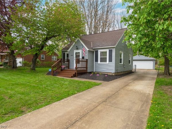 2019 Beverly Hills Drive, Richmond Heights, OH 44143