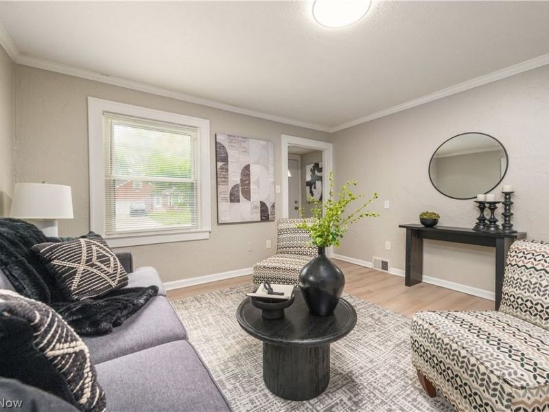 2019 Beverly Hills Drive, Richmond Heights, OH 44143 Photo 5