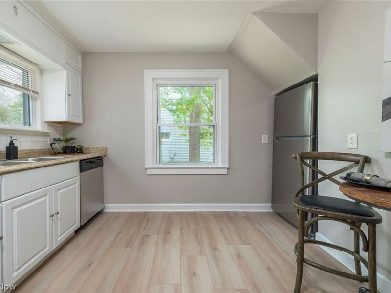 2019 Beverly Hills Drive, Richmond Heights, OH 44143 Photo 8