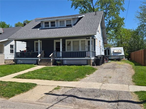 225 Harwood Street , Elyria, OH 44035