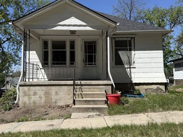 1203 N Iowa Avenue , York, NE 68467