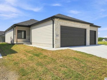 9508 S 86th Street, Lincoln, NE 68526