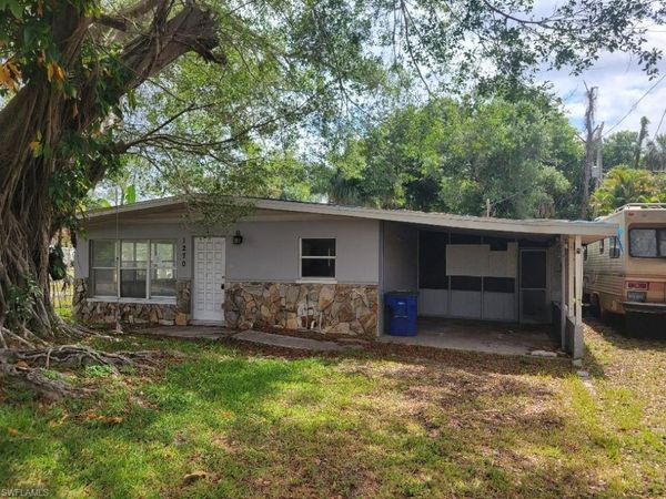 1270 Pinecrest ST , NORTH FORT MYERS, FL 33903