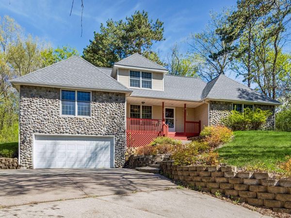 771 County Road B2 E, Little Canada, MN 55117