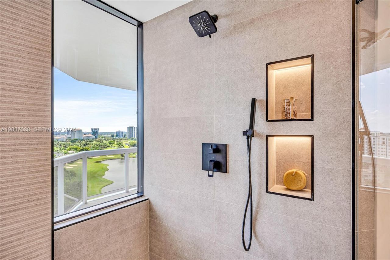 20185 E Country Club Dr, Unit 1904, Aventura, FL 33180 Photo