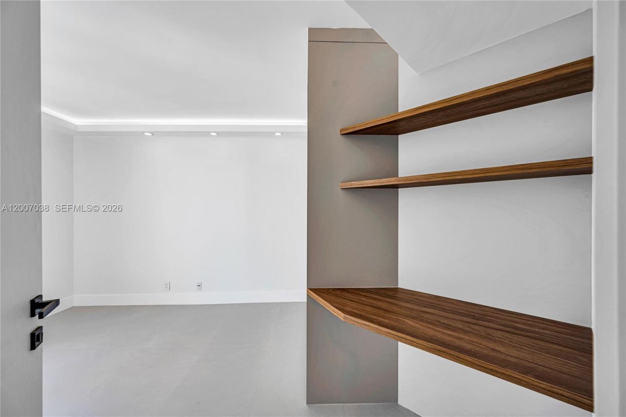 20185 E Country Club Dr, Unit 1904, Aventura, FL 33180 Photo