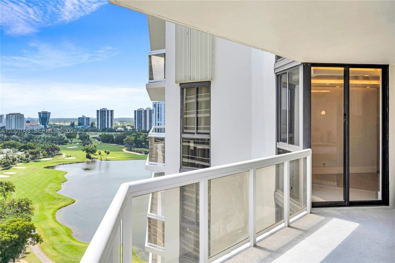 20185 E Country Club Dr, Unit 1904, Aventura, FL 33180 Photo