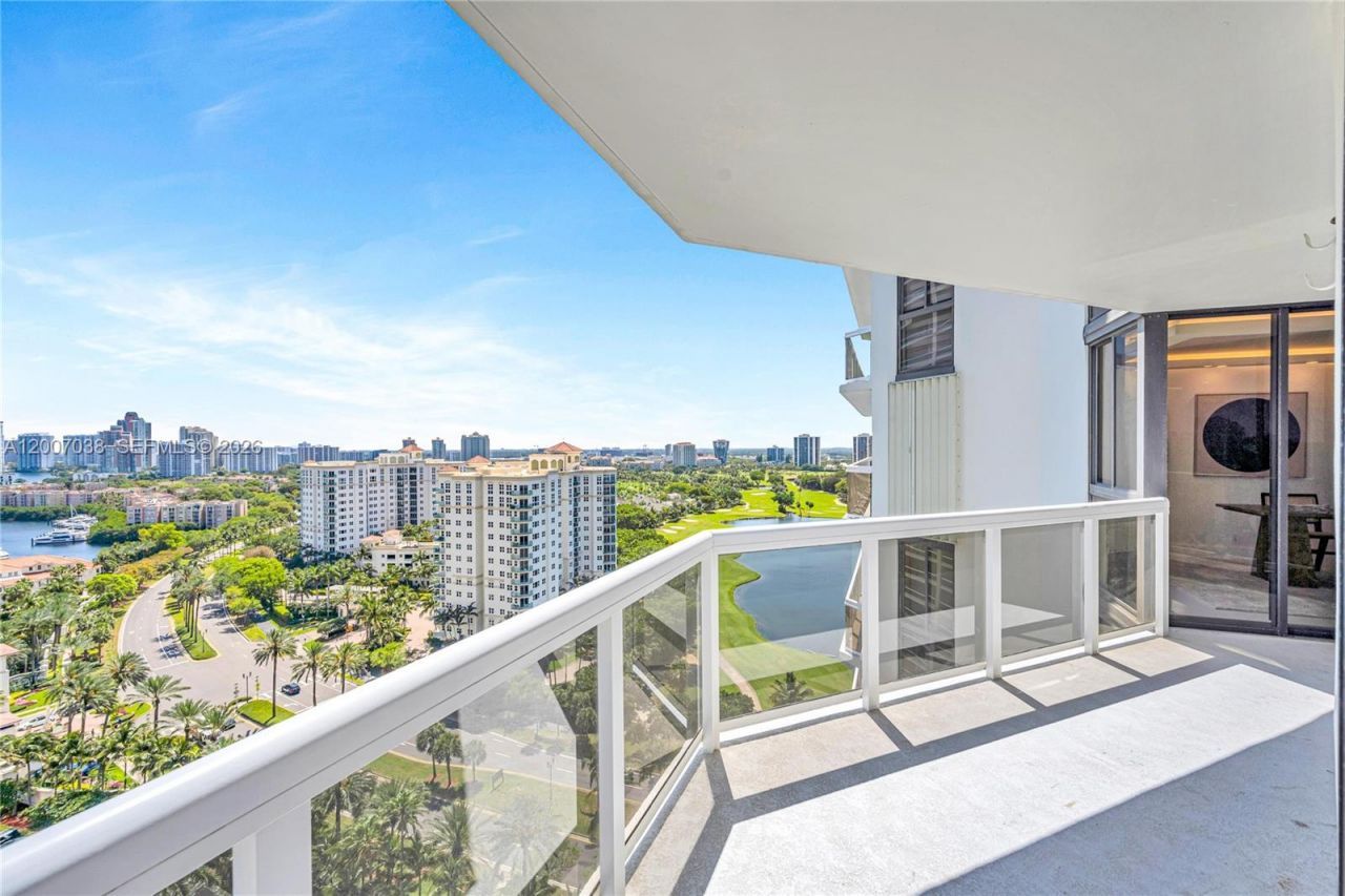 20185 E Country Club Dr, Unit 1904, Aventura, FL 33180 Photo