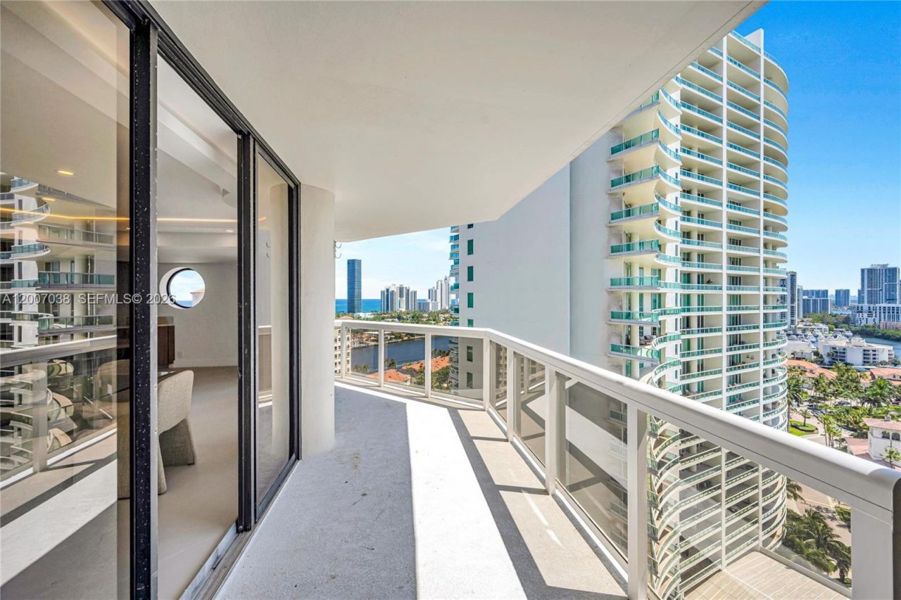 20185 E Country Club Dr, Unit 1904, Aventura, FL 33180 Photo