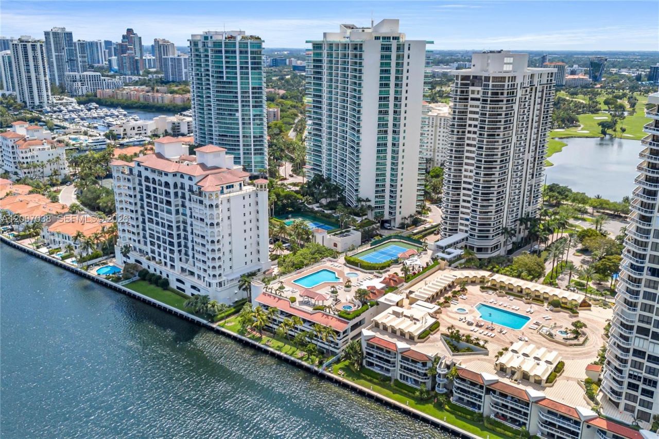 20185 E Country Club Dr, Unit 1904, Aventura, FL 33180 Photo