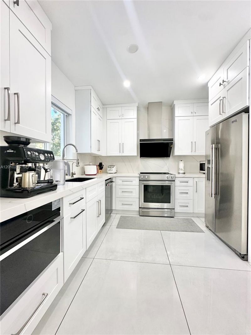 7800 SW 57th Ct , South Miami, FL 33143 Photo