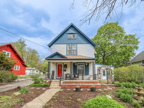 801 S Jefferson Street , Woodstock, IL 60098