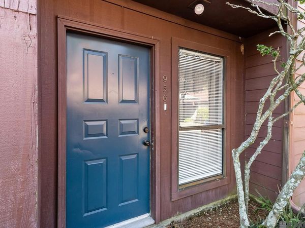 956 Ridgepoint Ct, Unit #15C, Baton Rouge, LA 70810