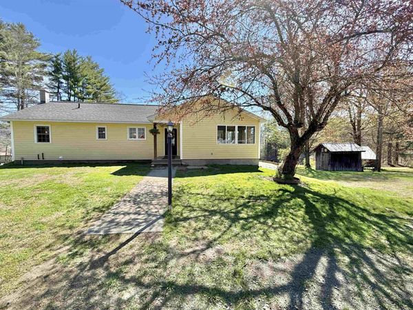 88 Dummerston Station Road, Dummerston, VT 05346