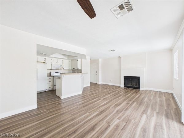 8600 W Charleston Boulevard , Unit 2093, Las Vegas, NV 89117