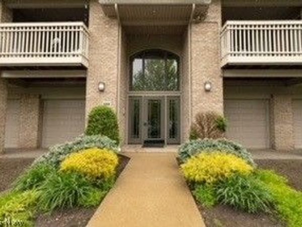 3800 Rosemont Boulevard , Fairlawn, OH 44333