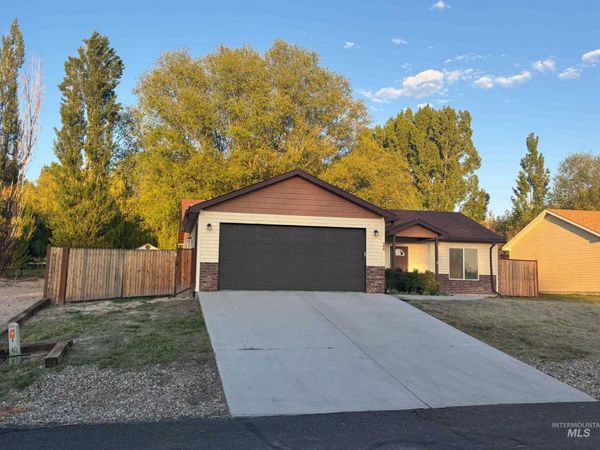200 River Rock Place, Hagerman, ID 83332