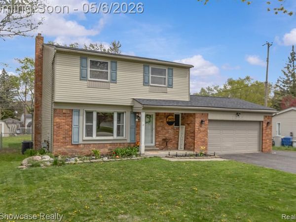 2922 Airport Road, Waterford Twp, MI 48329