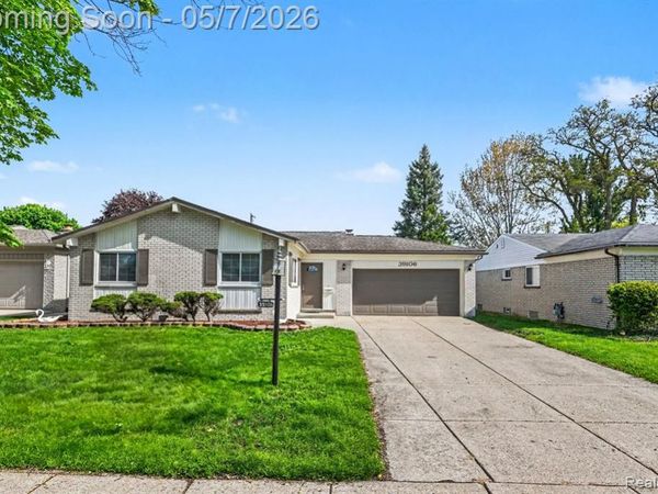 39106 Ross Street, Livonia, MI 48154