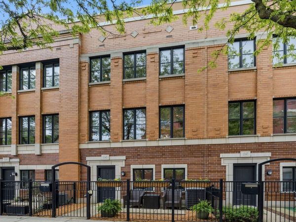 1145 W Monroe Street , Chicago, IL 60607