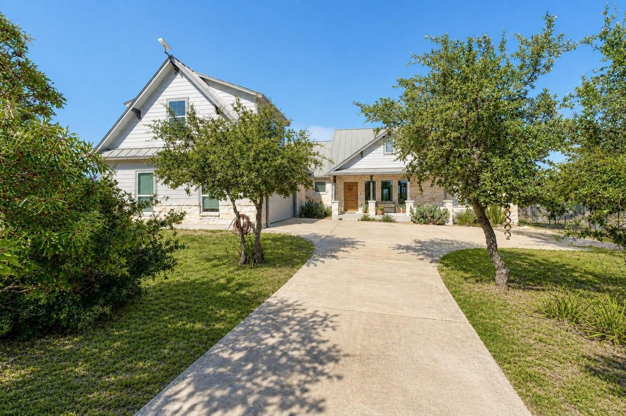 2121 Martin Rd, Dripping Springs, TX 78620 Main Photo