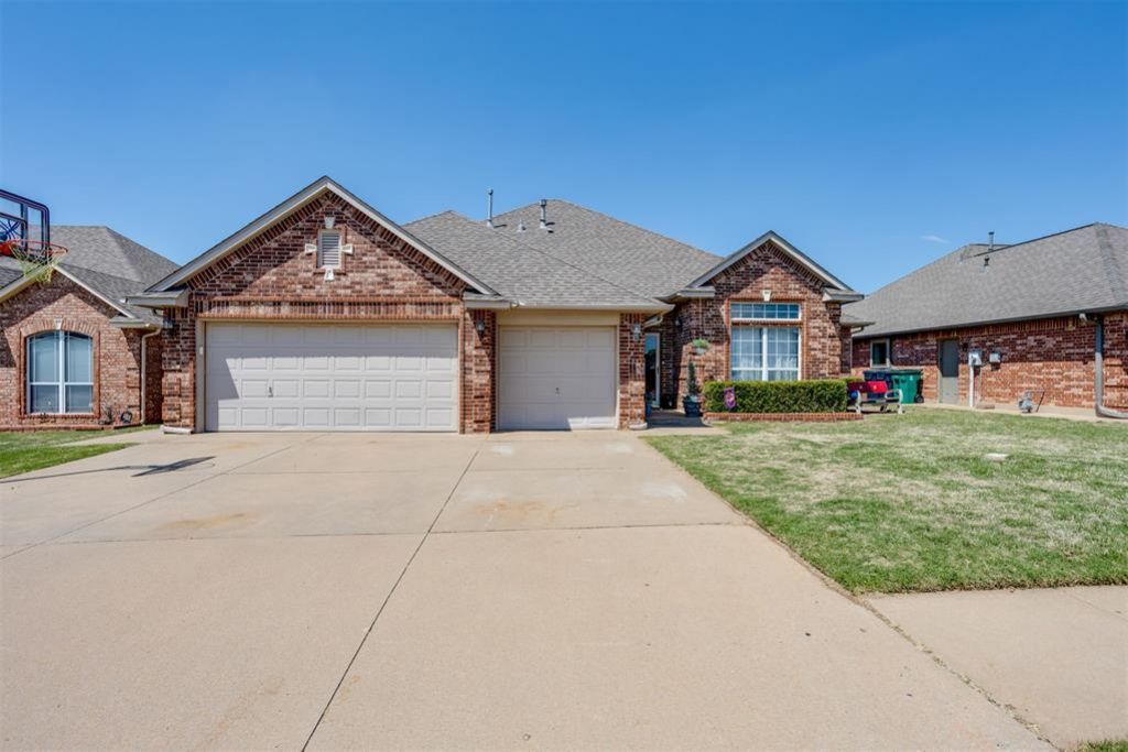 10613 NW 38th Street, Yukon, OK 73099 Main Photo