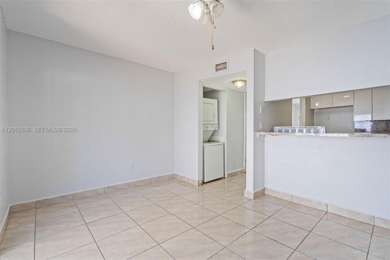 2331 W 66th Pl, Unit 201, Hialeah, FL 33016 Photo