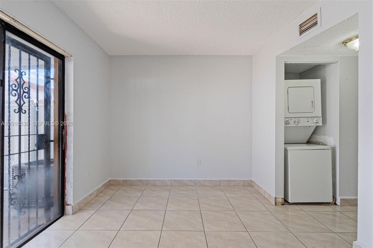 2331 W 66th Pl, Unit 201, Hialeah, FL 33016 Photo