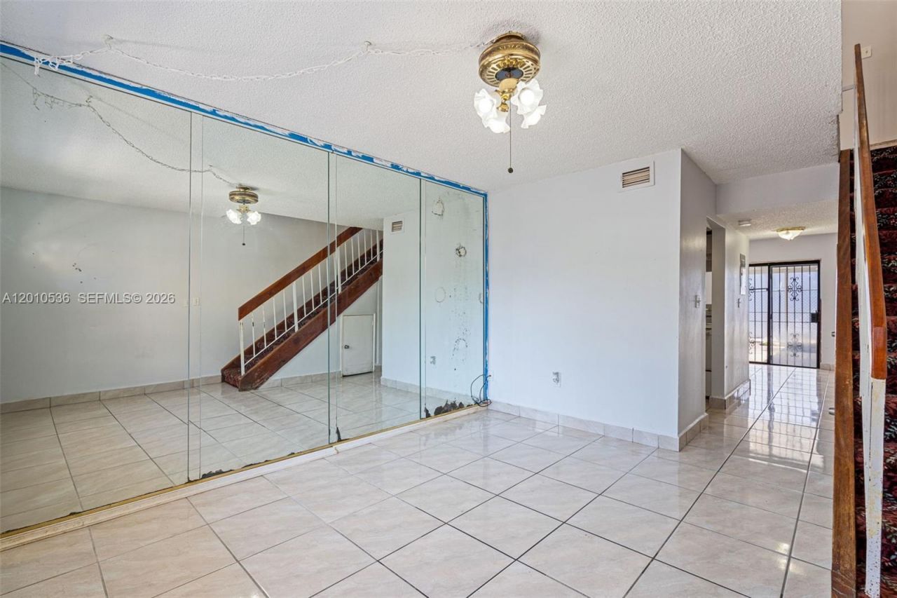 2331 W 66th Pl, Unit 201, Hialeah, FL 33016 Photo