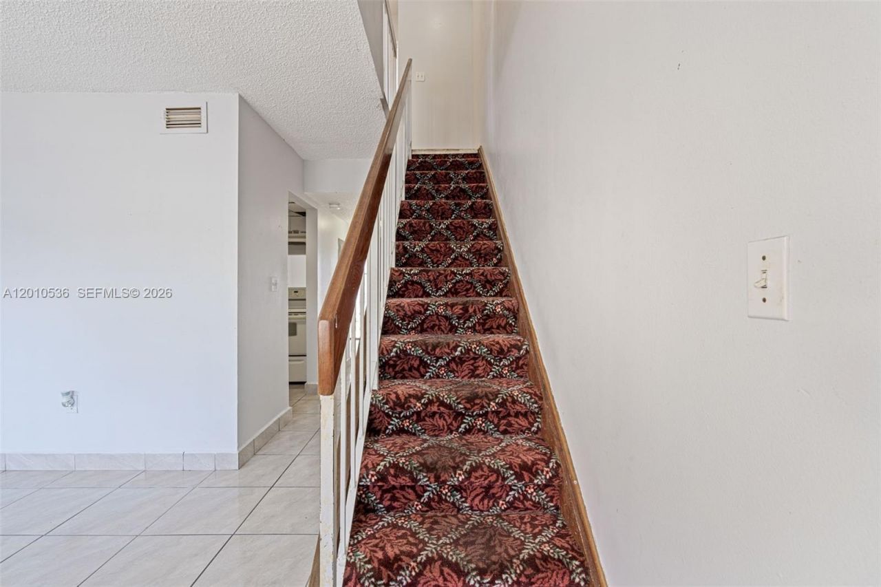 2331 W 66th Pl, Unit 201, Hialeah, FL 33016 Photo