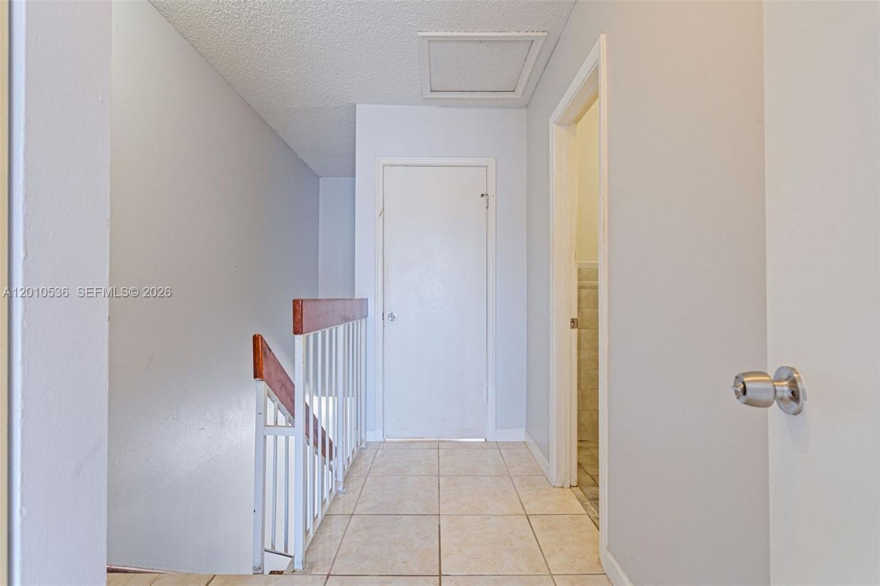2331 W 66th Pl, Unit 201, Hialeah, FL 33016 Photo