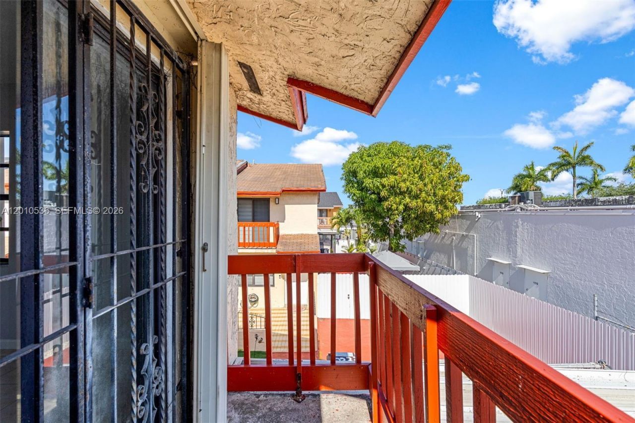 2331 W 66th Pl, Unit 201, Hialeah, FL 33016 Photo