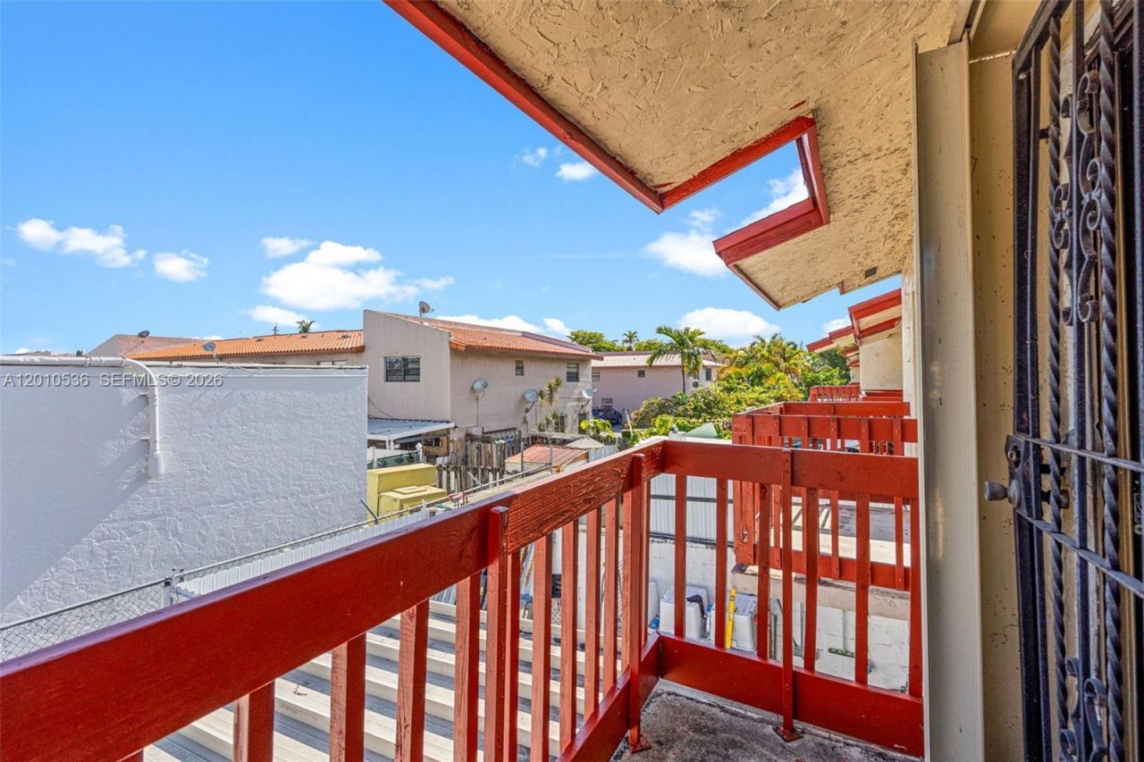 2331 W 66th Pl, Unit 201, Hialeah, FL 33016 Photo