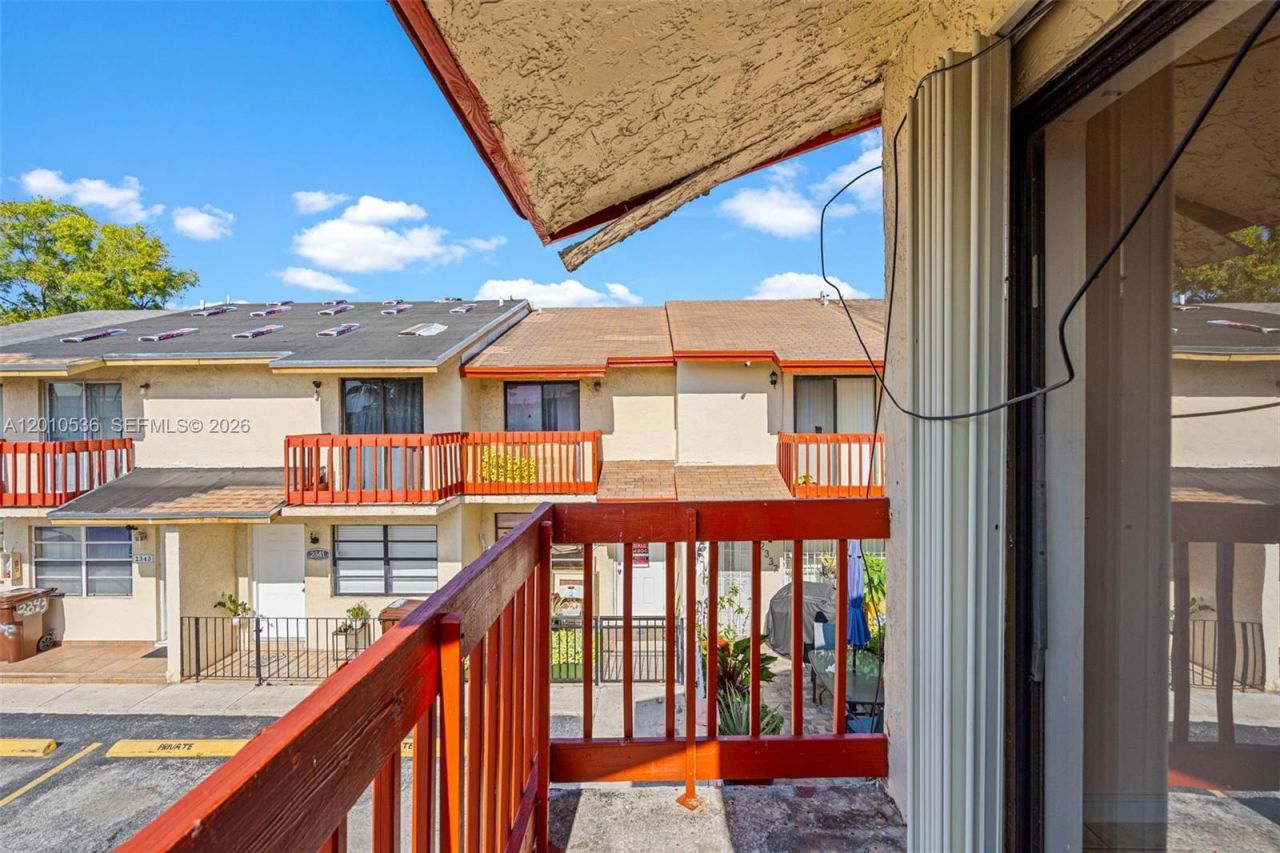 2331 W 66th Pl, Unit 201, Hialeah, FL 33016 Photo