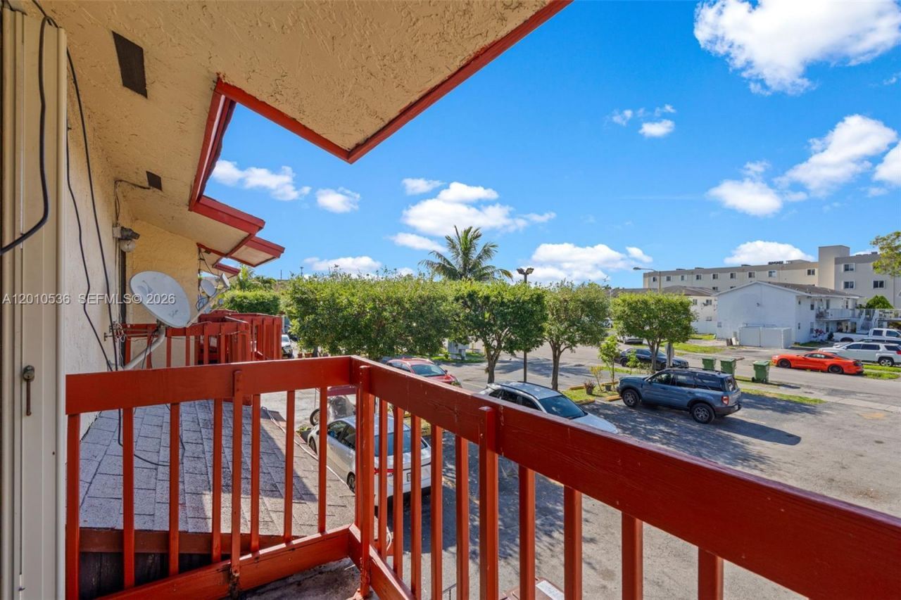 2331 W 66th Pl, Unit 201, Hialeah, FL 33016 Photo