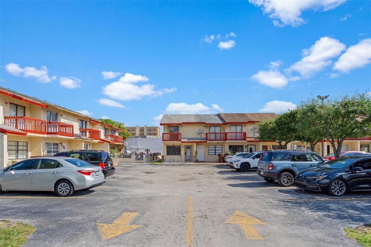 2331 W 66th Pl, Unit 201, Hialeah, FL 33016 Photo