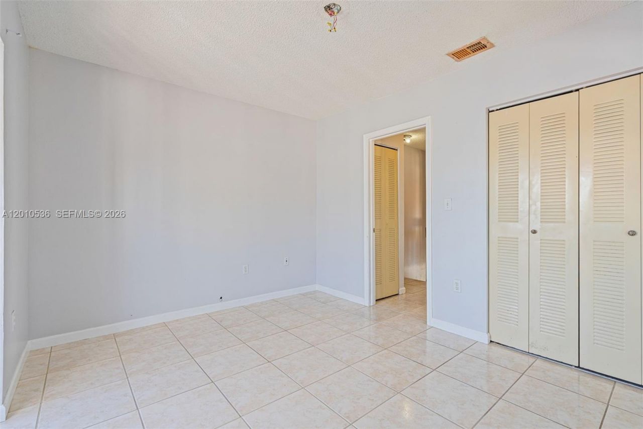 2331 W 66th Pl, Unit 201, Hialeah, FL 33016 Photo