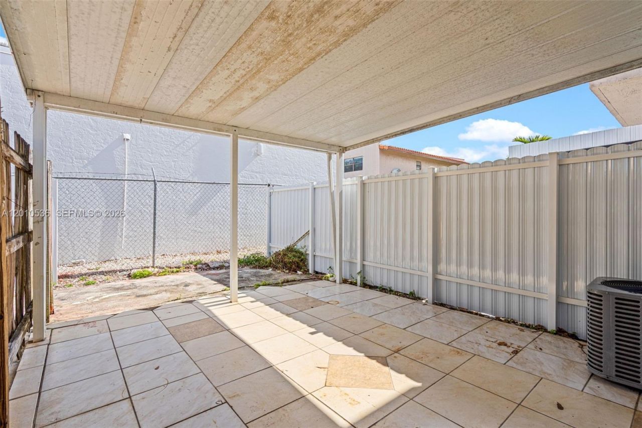 2331 W 66th Pl, Unit 201, Hialeah, FL 33016 Photo