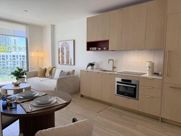 90 NE 32, Unit 803, Miami, FL 33137