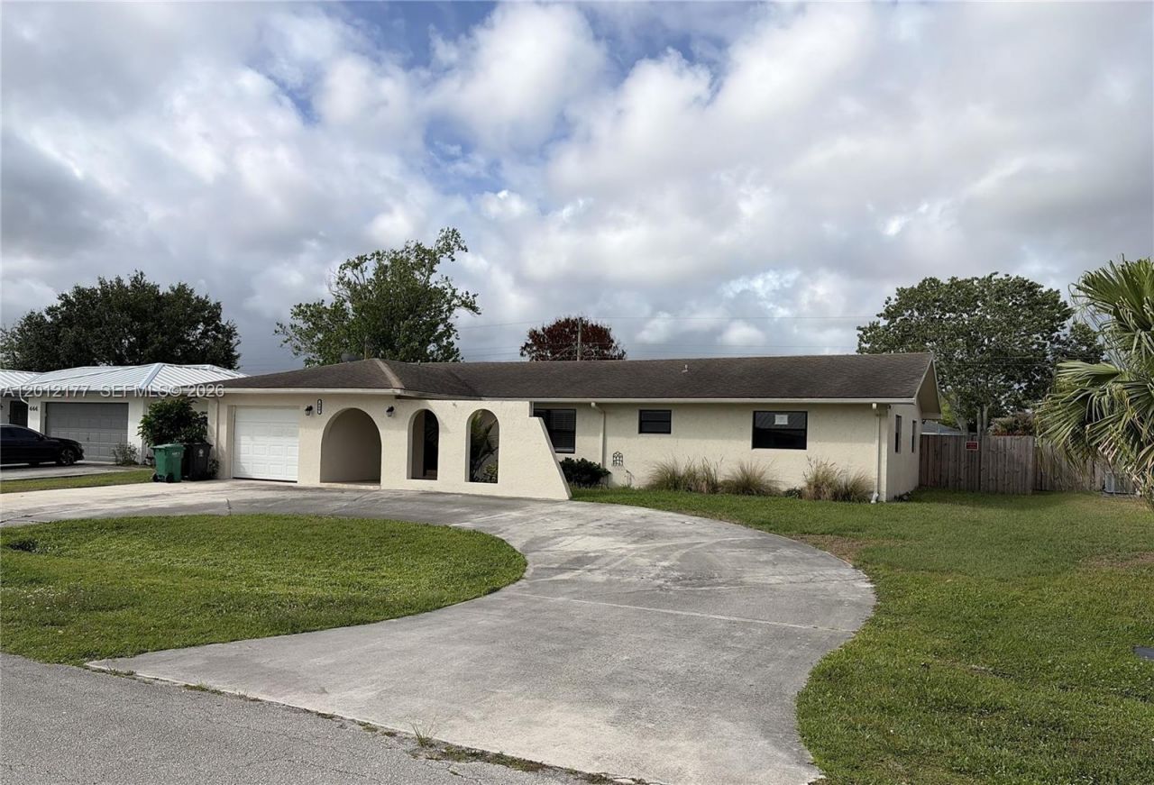 440 SE Skipper Ln , Port Saint Lucie, FL 34983 Photo